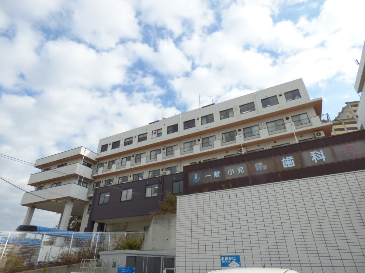 医療法人社団菫会名谷病院(病院)まで234m リバーサイド樫の木