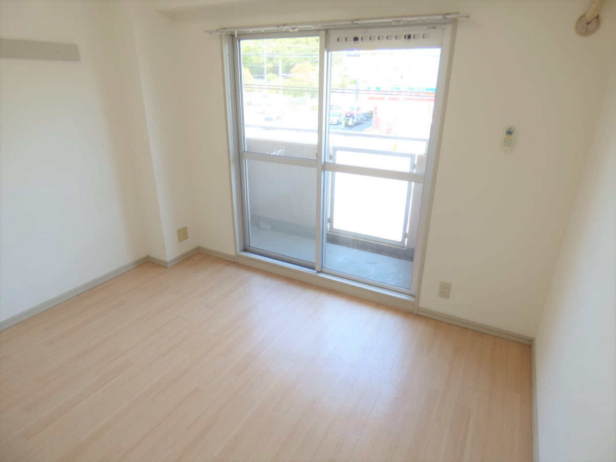 キレイなフローリング リバーサイド樫の木