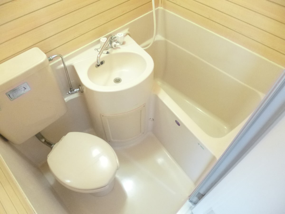 キレイなユニットバス ドミトリー板宿