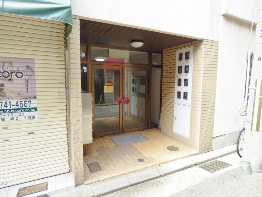 エントランス ドミトリー板宿