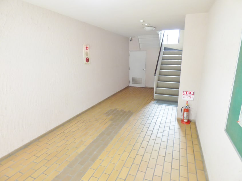 エントランス ドミトリー板宿