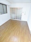 キレイなフローリング ドミトリー板宿