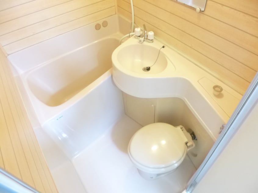 キレイなユニットバス ドミトリー板宿