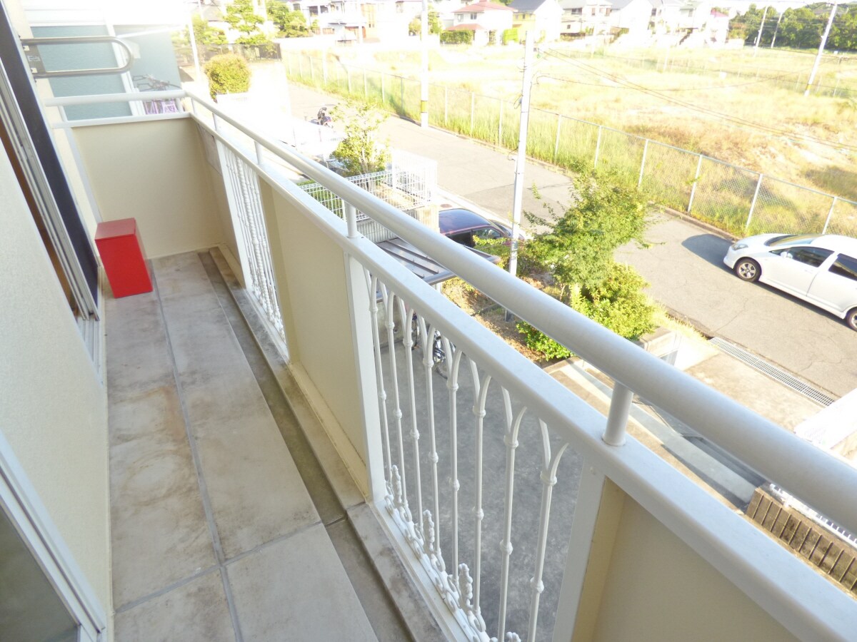南向きバルコニーで日当たり良好 クレール白川