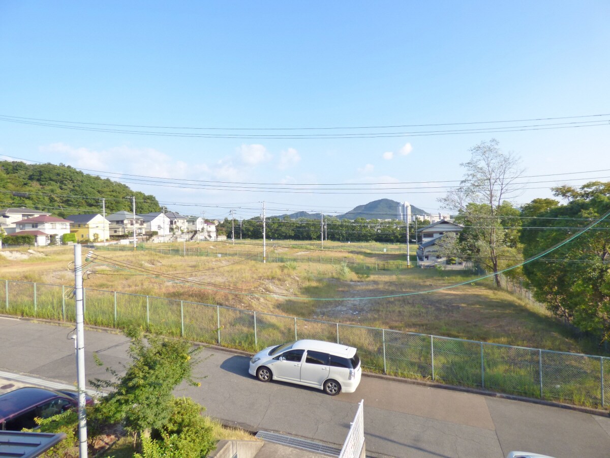 目の前公園で住環境良好 クレール白川