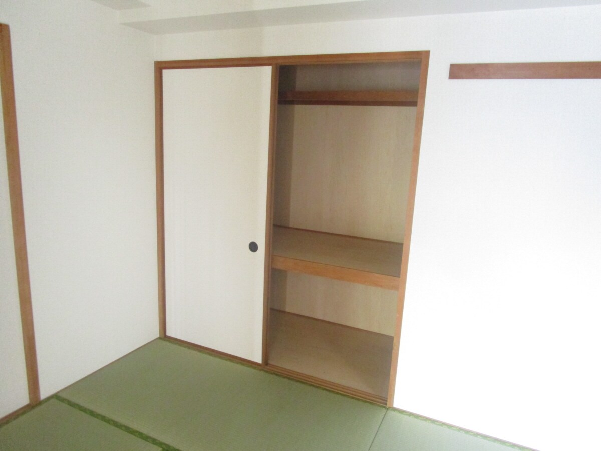 押入 グリーンコート若草