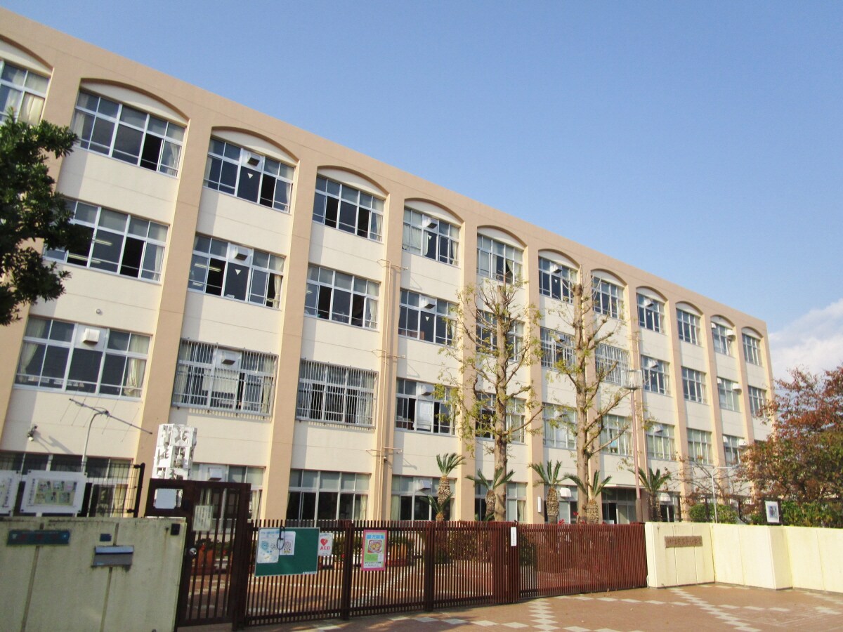 南落合小学校(小学校)まで408m フレグランス南落合Ⅰ