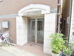 キレイなエントランス