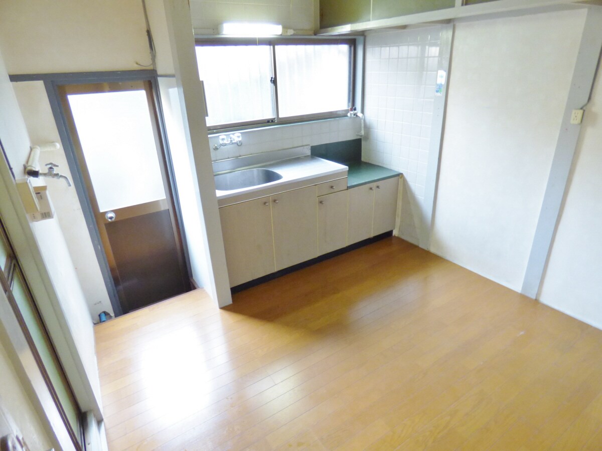 キレイなダイニング 二葉町９丁目アパート