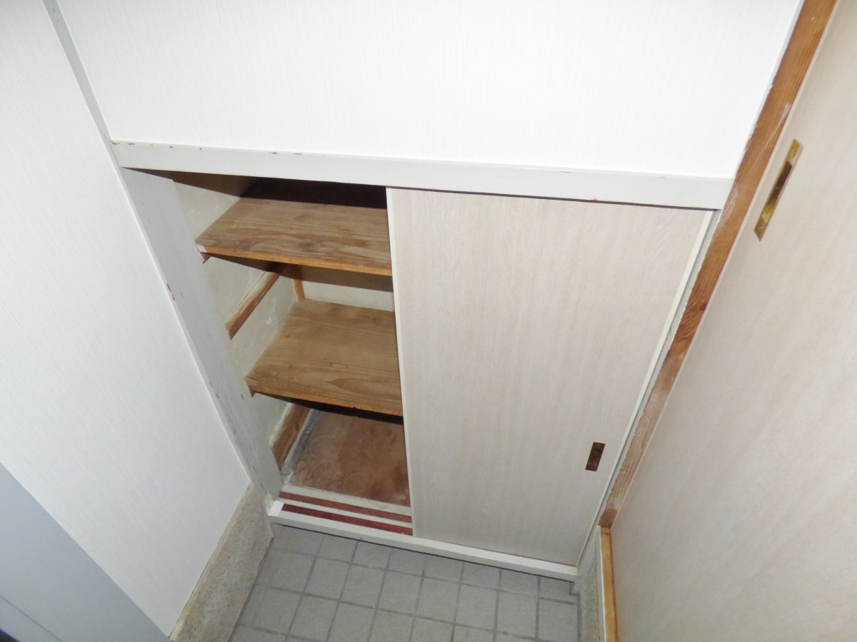 シューズボックス付 二葉町９丁目アパート