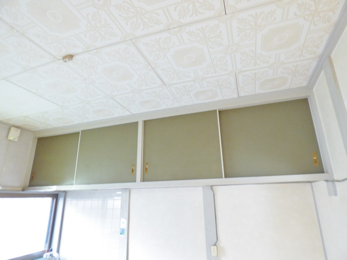 キッチン上部の天袋 二葉町９丁目アパート