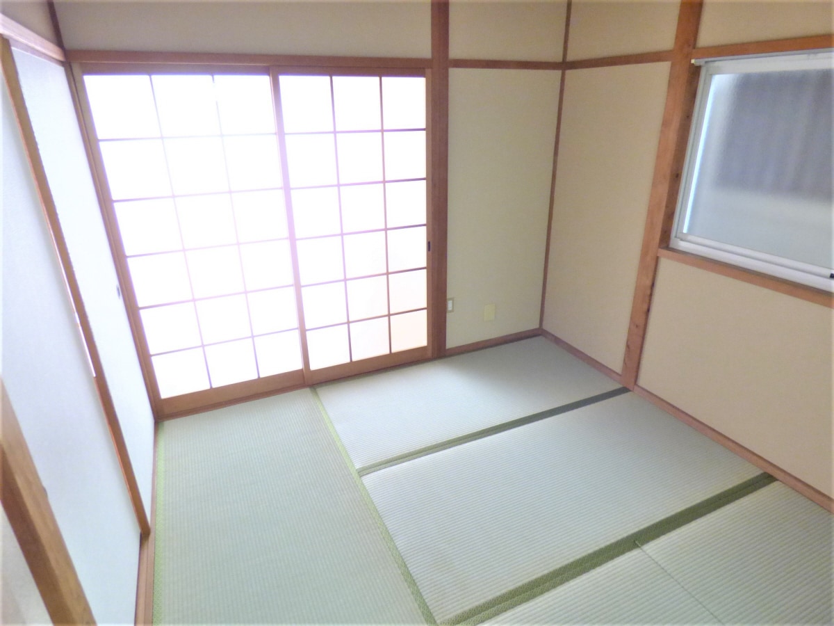 １階のキレイな和室 離宮前町１丁目貸家