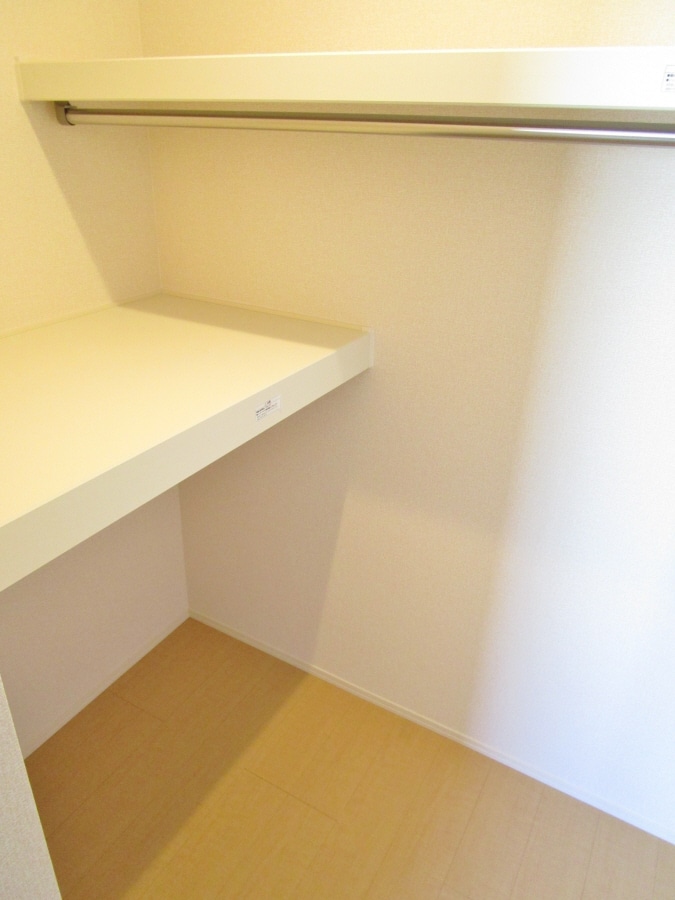 ウォークインクローゼット ラ・メゾンアンソレイエ板宿