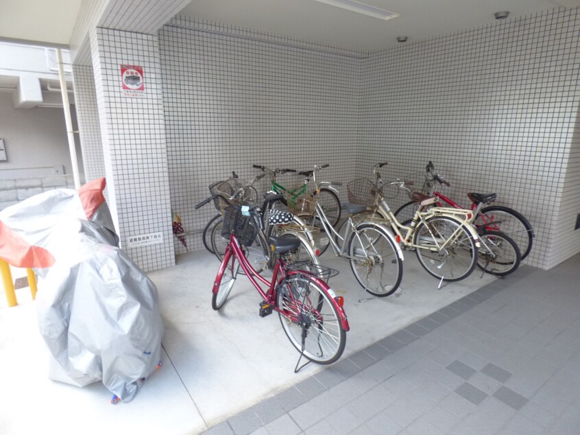 駐輪場 ラ・ヴィスタ板宿