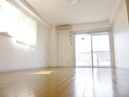 広々とした洋室