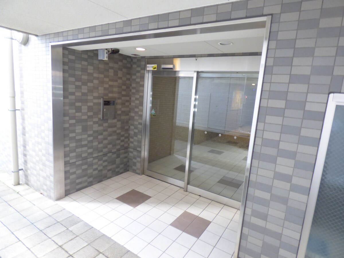 安心のオートロック完備 東海道本線・山陽本線<JR神戸線>/須磨海浜公園駅 徒歩3分 2階 築18年