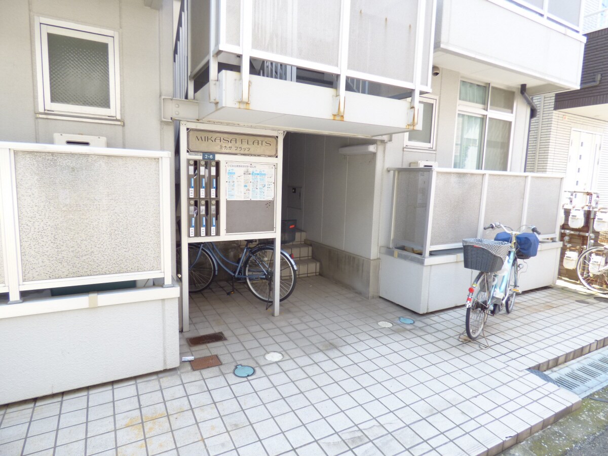 エントランス 三笠フラッツ