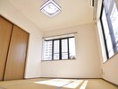 ２面採光の明るい和室 ＴハイツⅠ