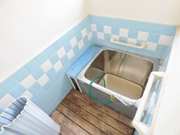 窓付で換気のよい浴室