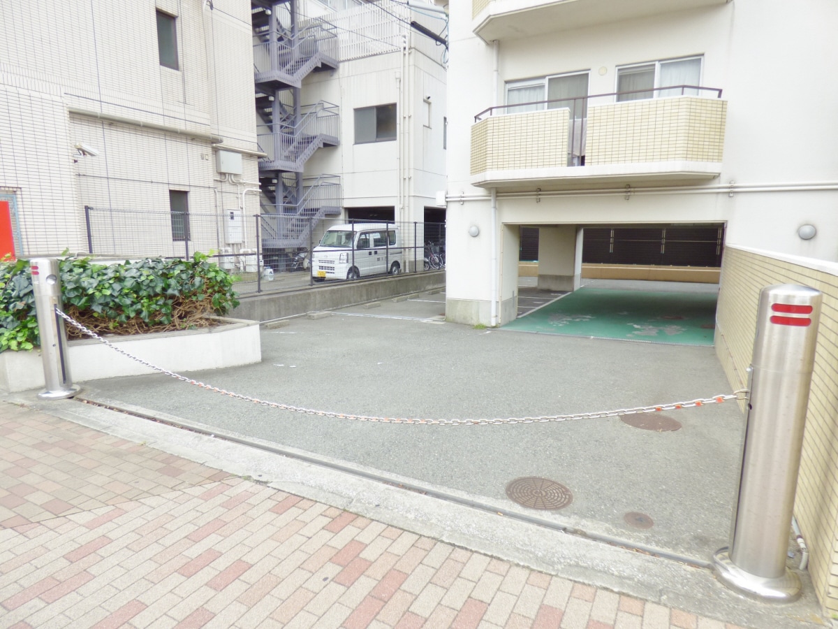 ゲート付の駐車場 ル・パレ須磨