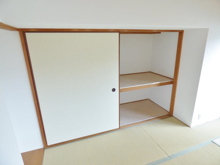 広々とした押入 ル・パレ須磨