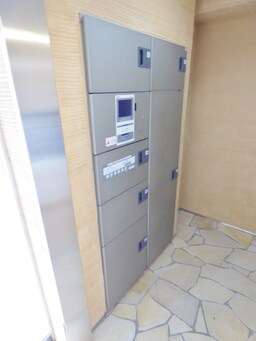 荷物がいつ届いても安心の宅配ボックス