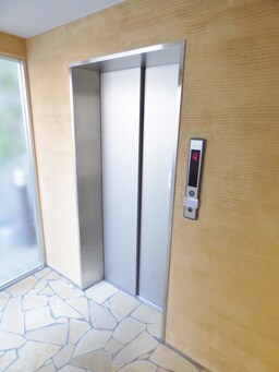 エレベーター完備