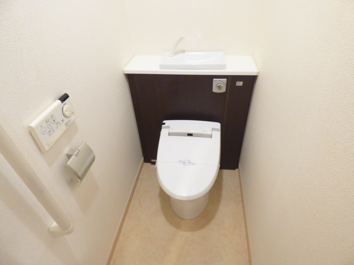 ウォシュレット付トイレ エトワール衣掛