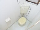 窓付で換気のよいトイレ ウィーズ板宿