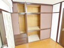 壁一面ある大きな物入 ウィーズ板宿