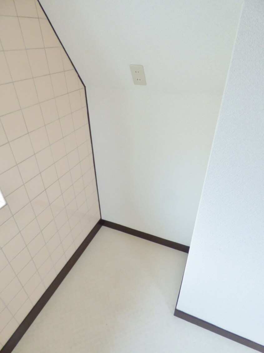 冷蔵庫置場 ウィーズ板宿