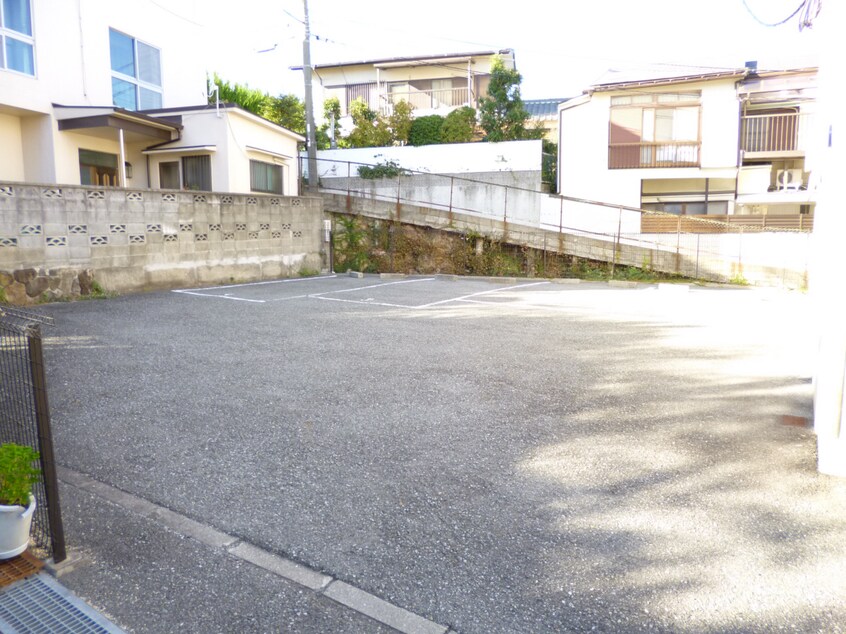 敷地内駐車場完備 フルール須磨