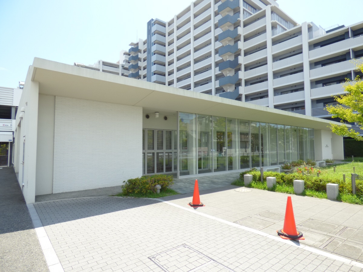 広々とした重厚感のあるエントランス ジェイグラン須磨海浜公園