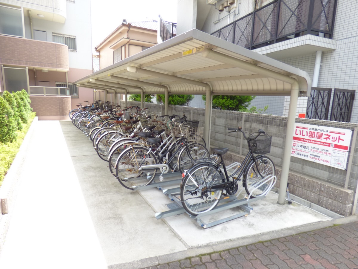 駐輪場 ヴィラ村雨