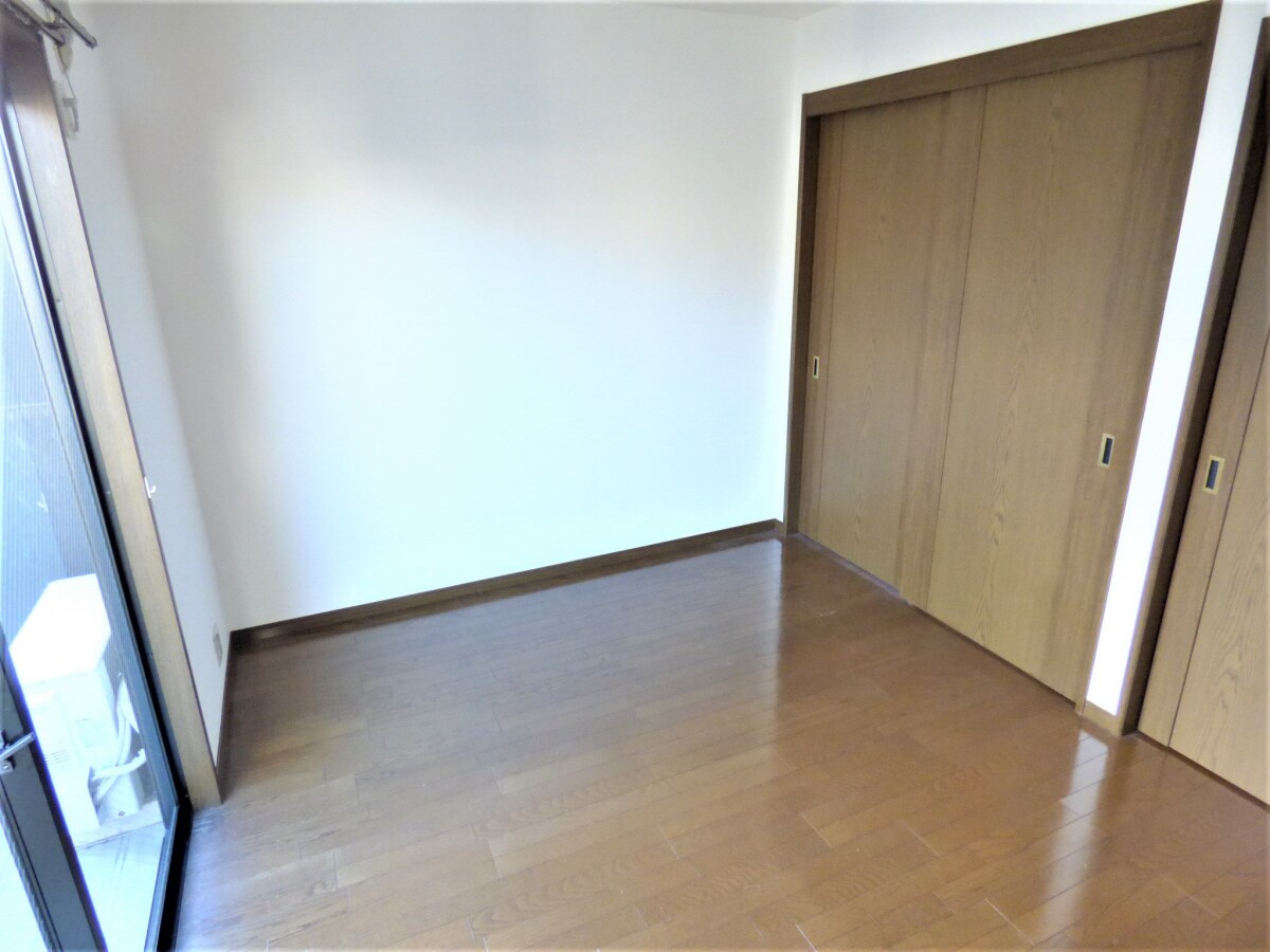 明るい洋室 カルム須磨