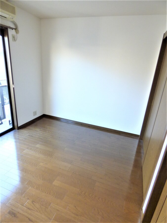 明るい洋室 カルム須磨