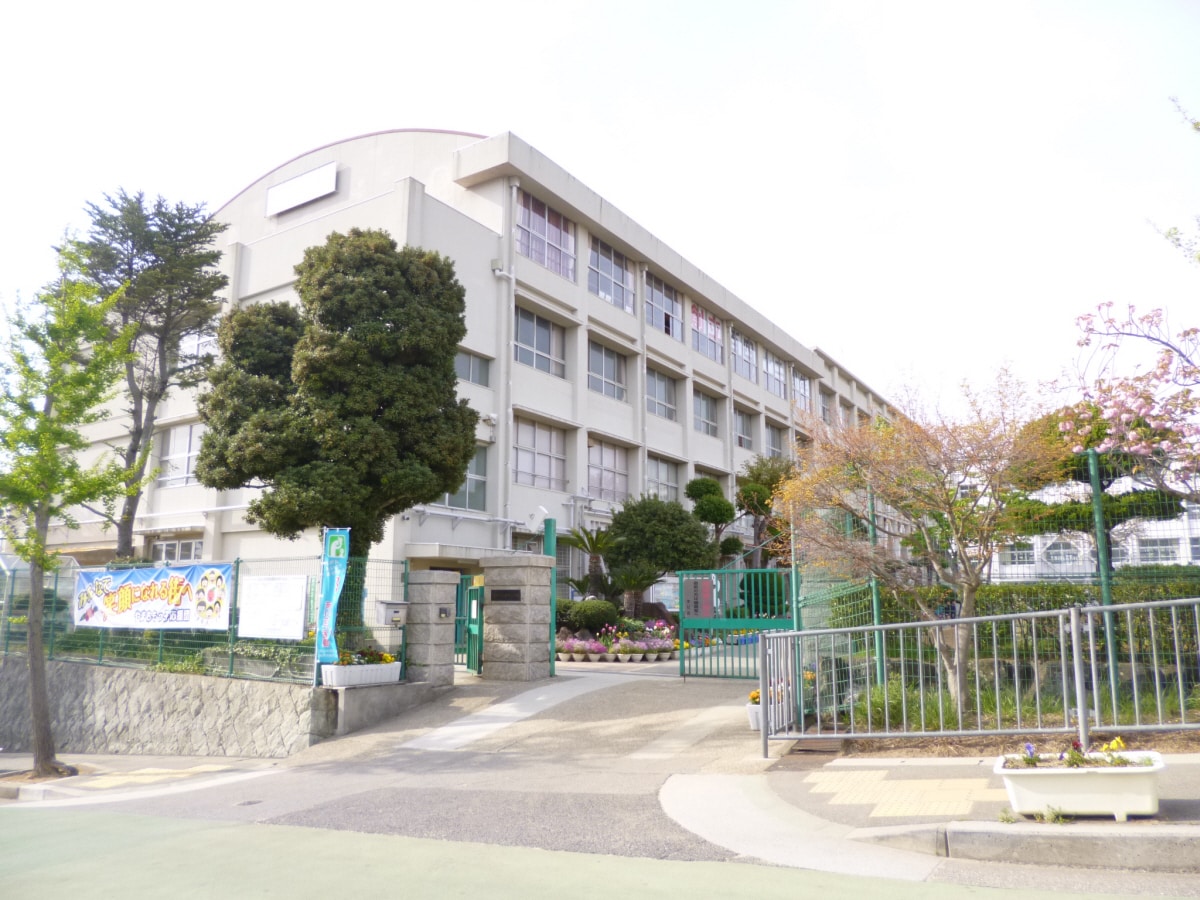 白川小学校(小学校)まで714m パークレット