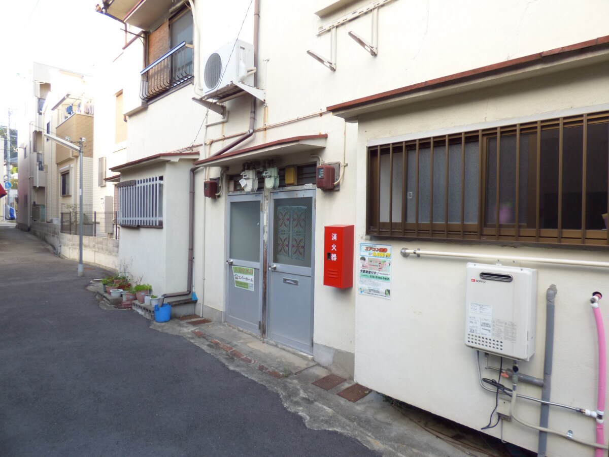 １階入口 湊川文化西棟