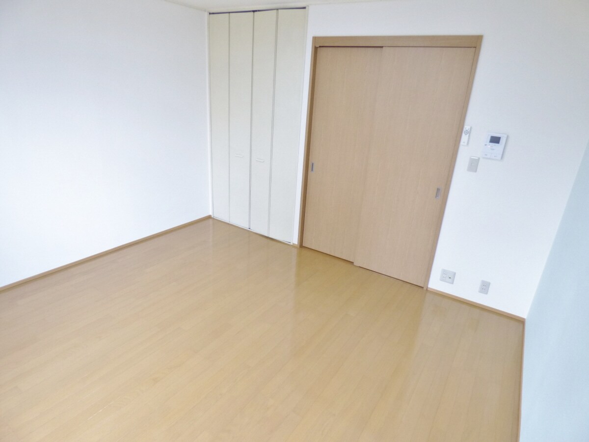 広々とした９帖洋室 タウンハイム須磨南