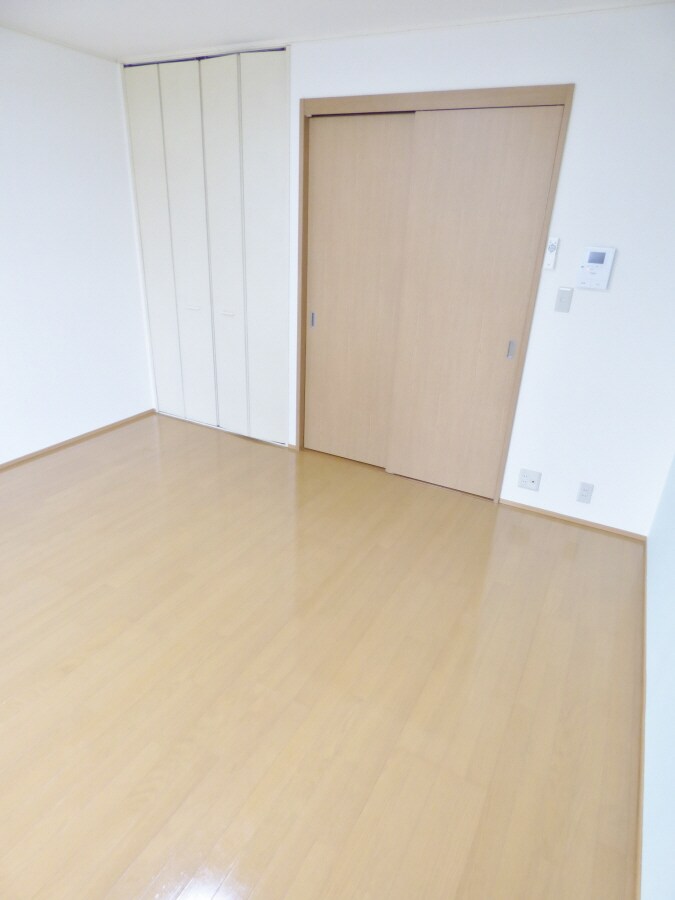 広々とした９帖洋室 タウンハイム須磨南