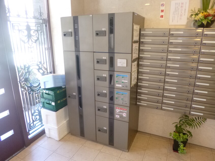 荷物がいつ届いても安心の宅配ボックス ＴＨＲＥＥ　ＤＥＥＲ