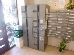 荷物がいつ届いても安心の宅配ボックス