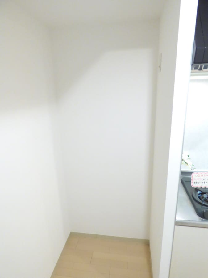 冷蔵庫置場 ＴＨＲＥＥ　ＤＥＥＲ
