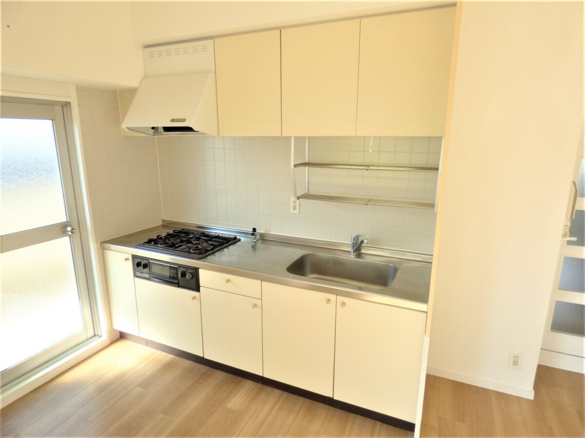 ３口ガスシステムキッチン ル・パレ須磨