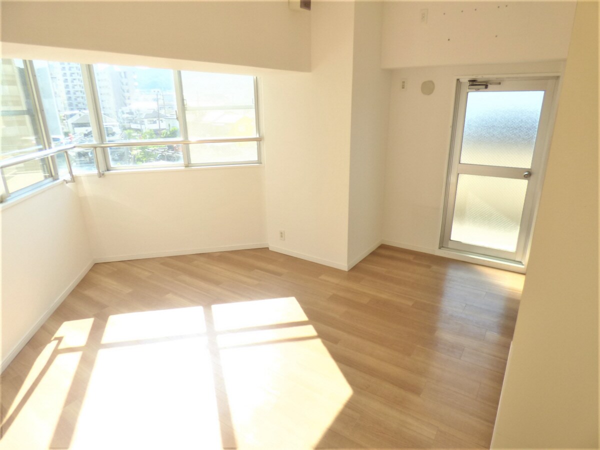 キレイなリビング ル・パレ須磨