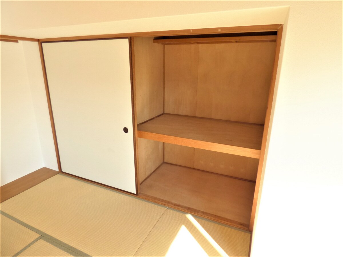 押入 ル・パレ須磨