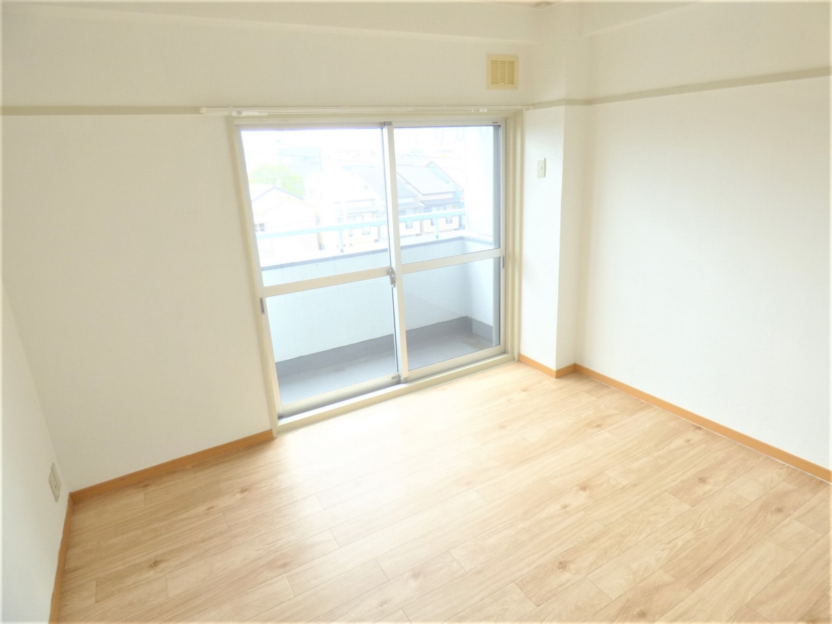キレイな洋室 丸吉マンション