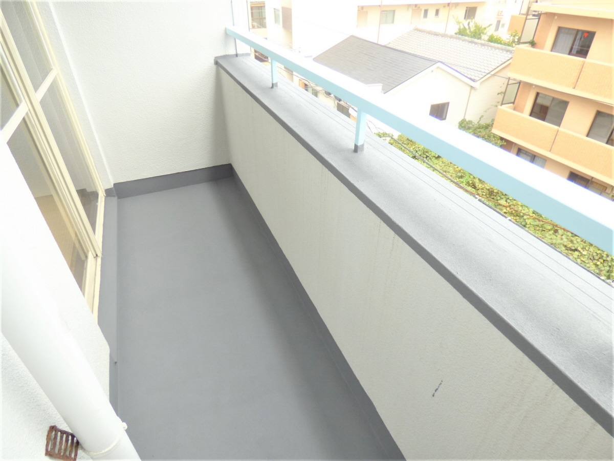 明るいバルコニー 丸吉マンション