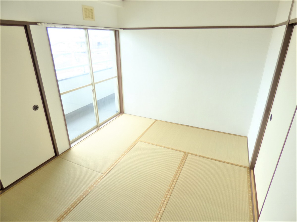 明るい和室 丸吉マンション