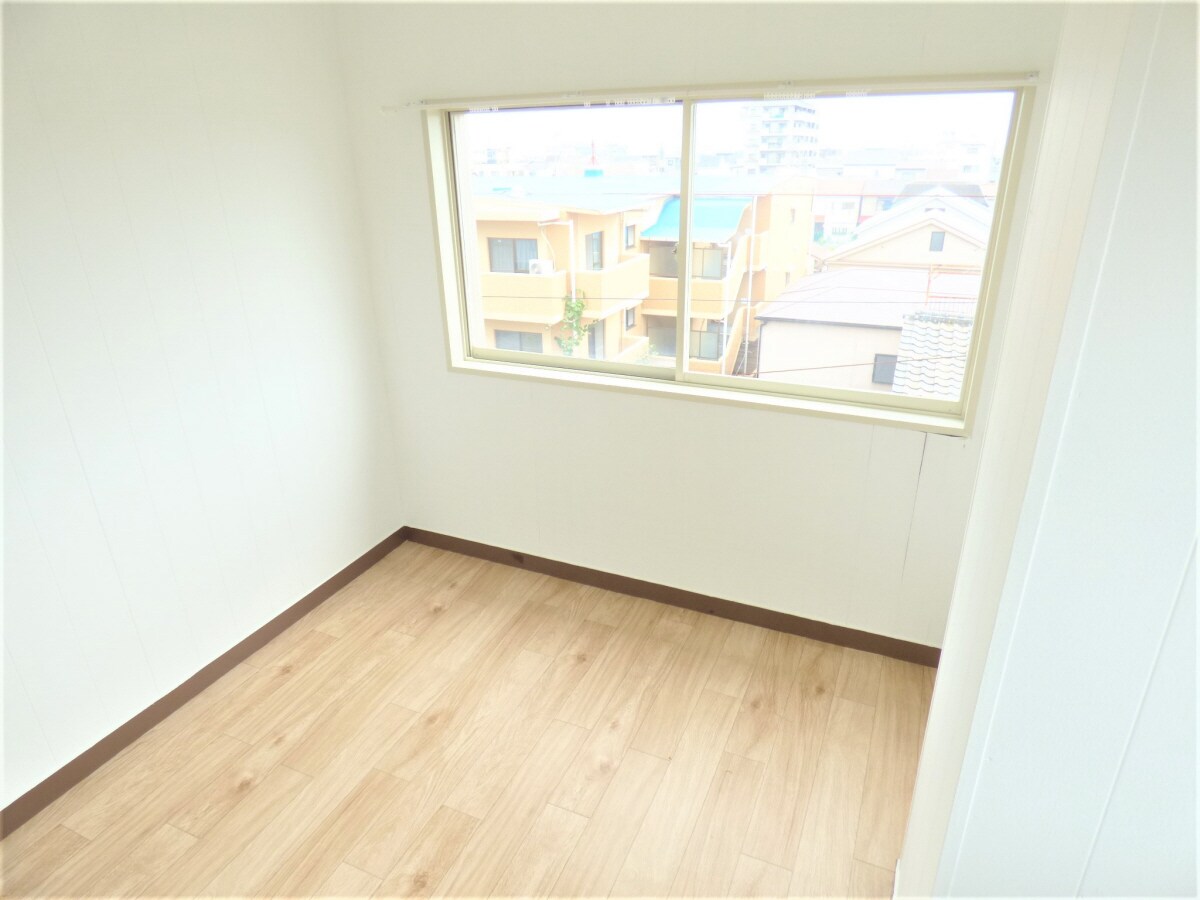 キレイな洋室 丸吉マンション
